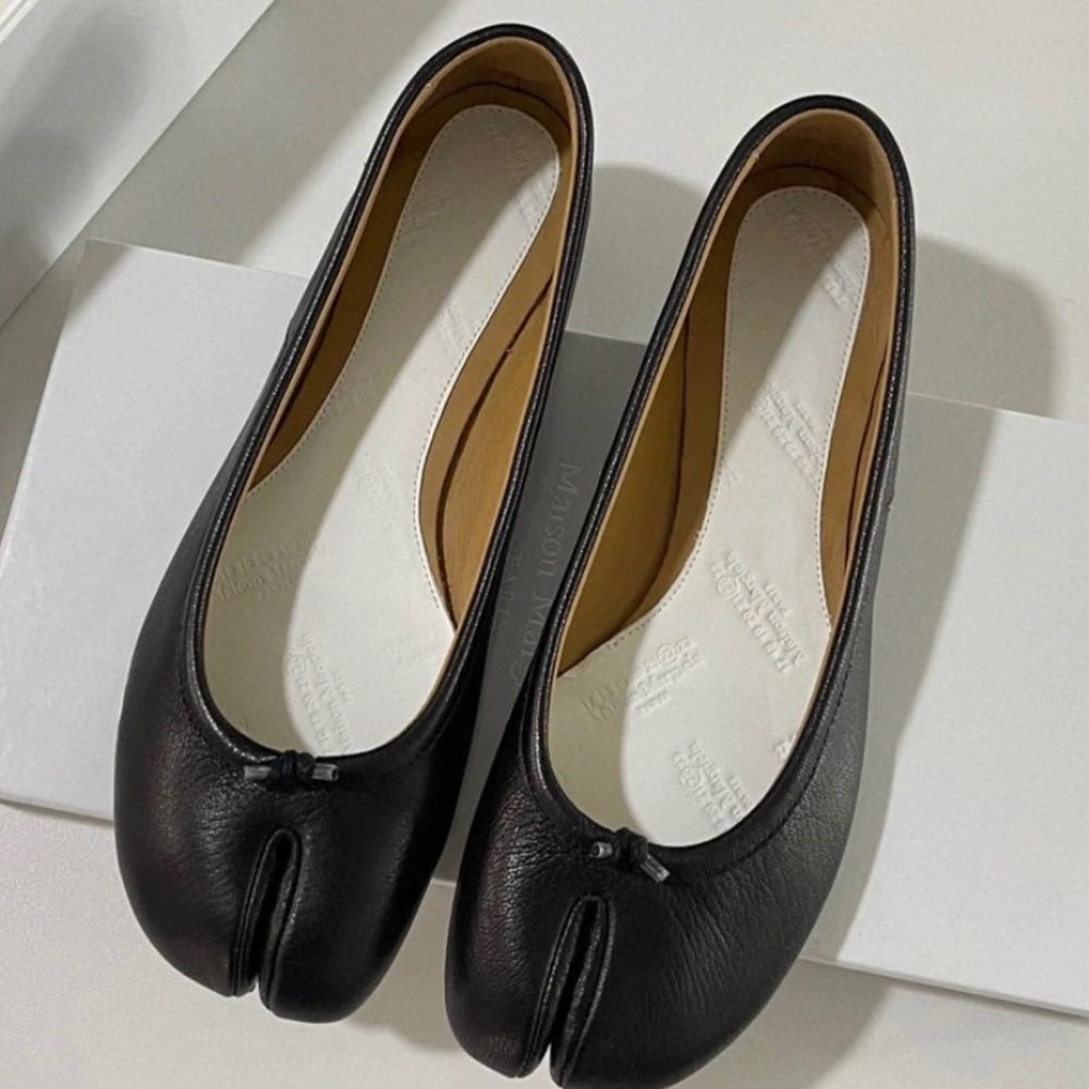 Maison Martin Margiela Black Split-Toe Flats